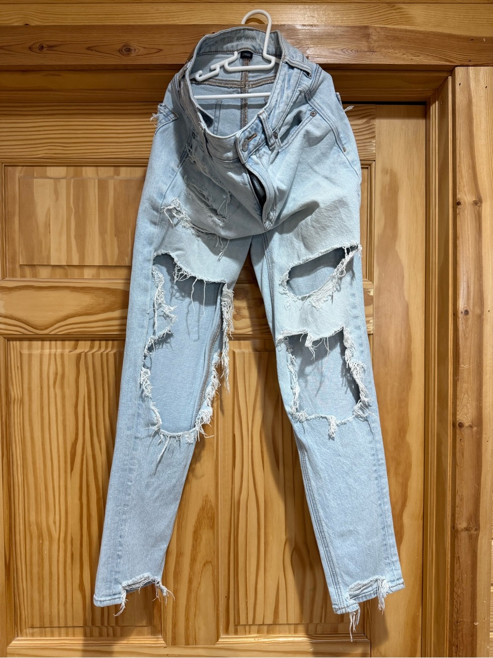 American Eagle Outfitters Light Blue Ripped Skinny Jeans